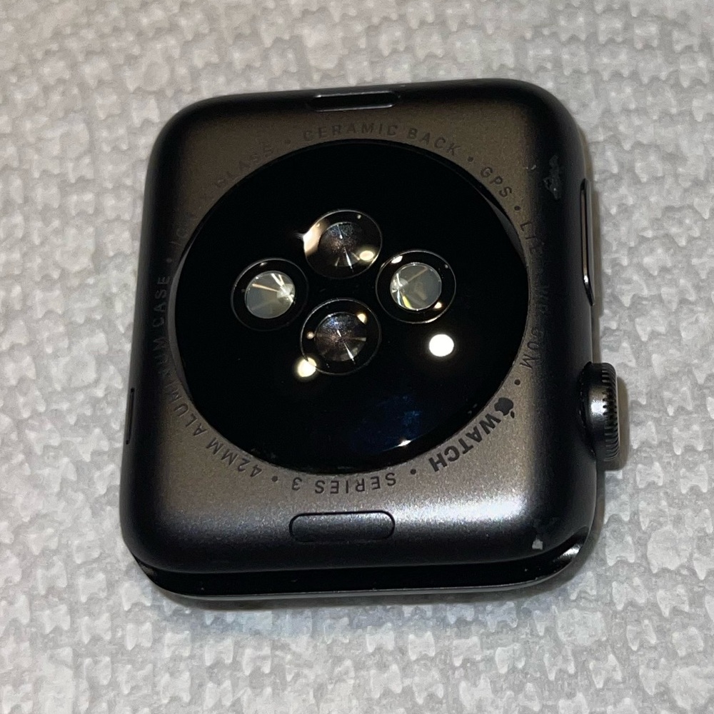 Apple Watch Series 3 42mm GPS + LTE - Picture 2 of 15